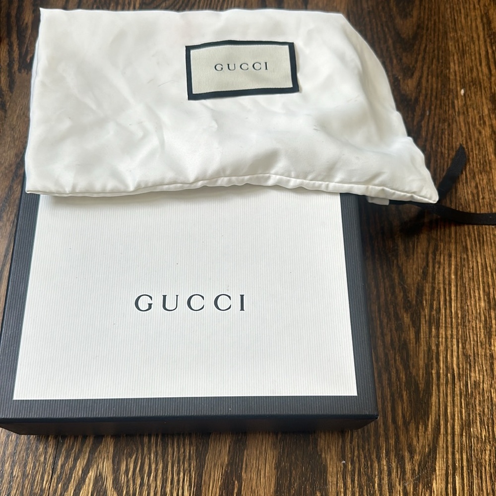 Authentic Gucci belt - Picture 2 of 8